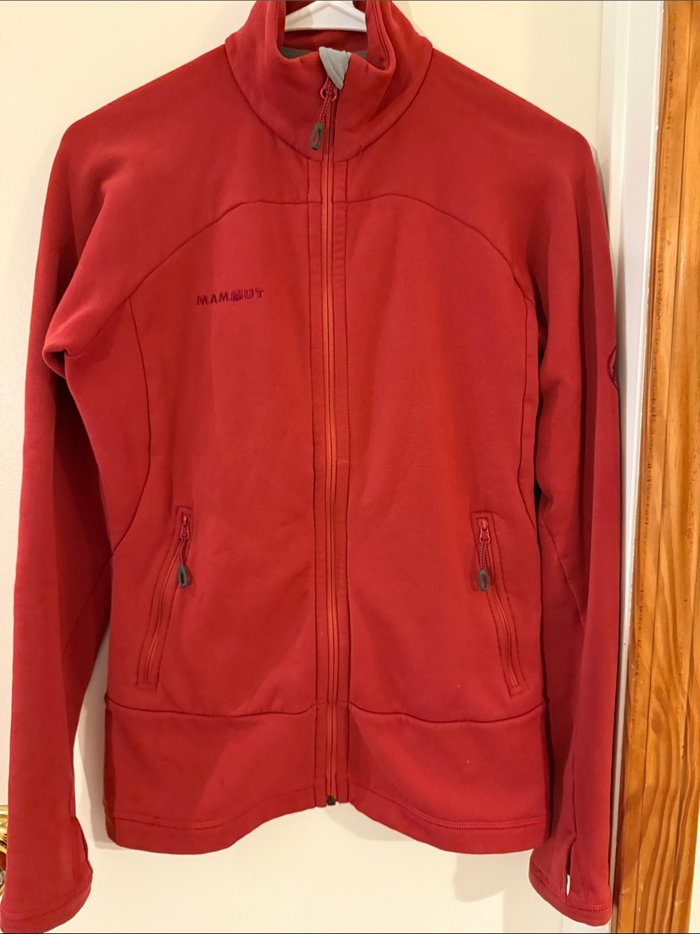 Mammut Women's Red Full-Zip Fleece Jacket with Zipper Pockets